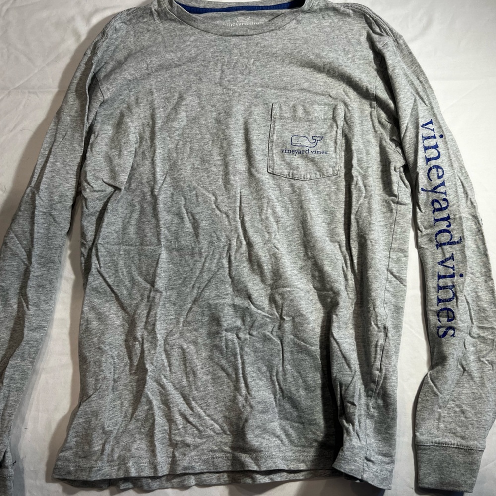 Vineyard Vines, long sleeve t shirt size M
